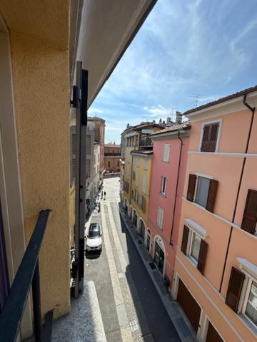 Mansarda Di Design Nel Centro Di Piacenza Appartement Buitenkant foto